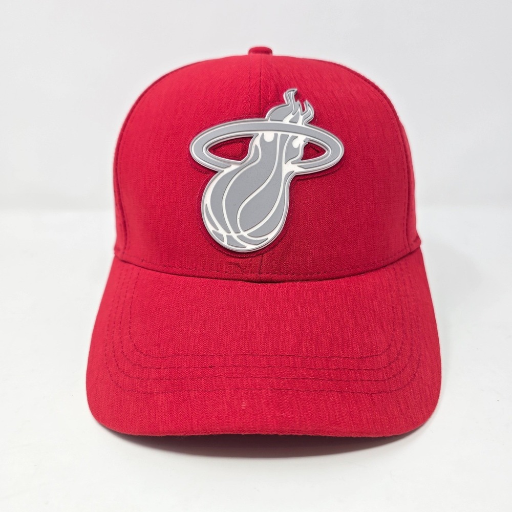 Miami Heat NBA Ultra Game Red Perforated Snapback Hat Baseball Cap Mens OSFM